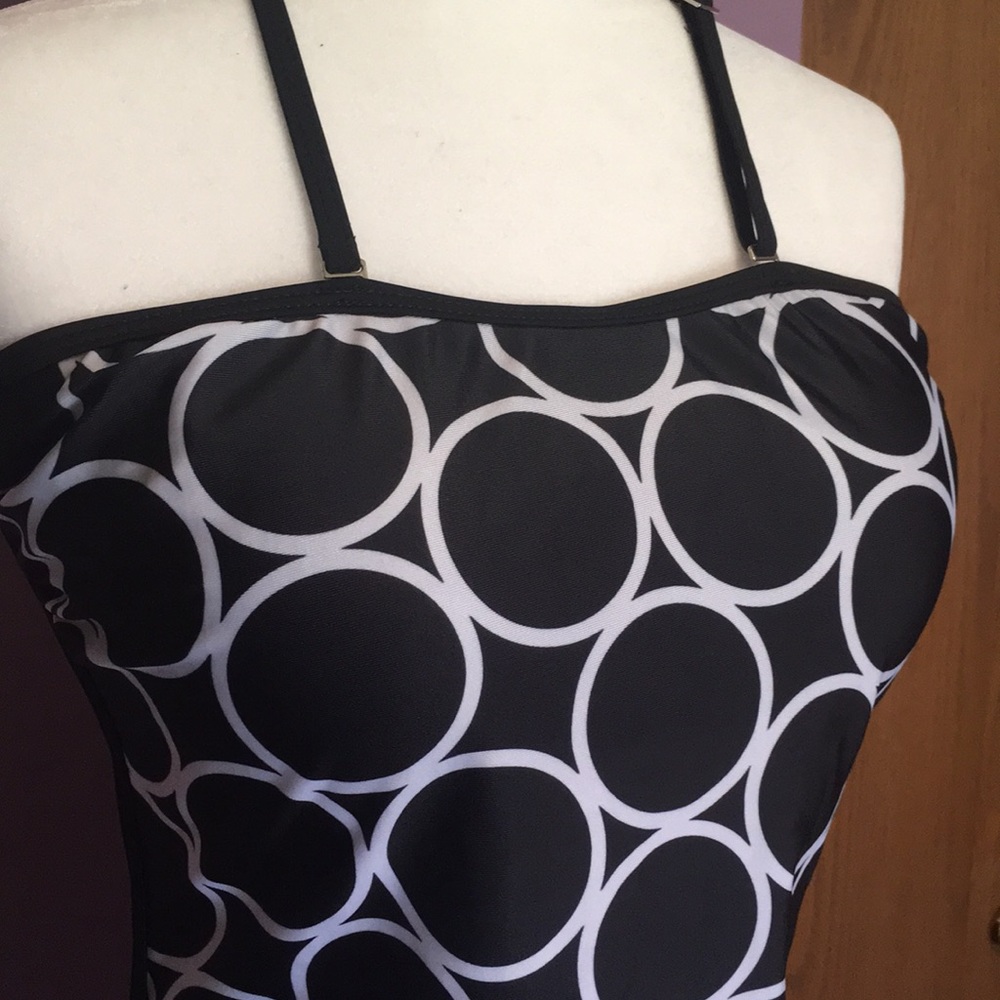 NWT Circle Pattern Black & White Tankini Set 2-pc - Picture 2 of 7